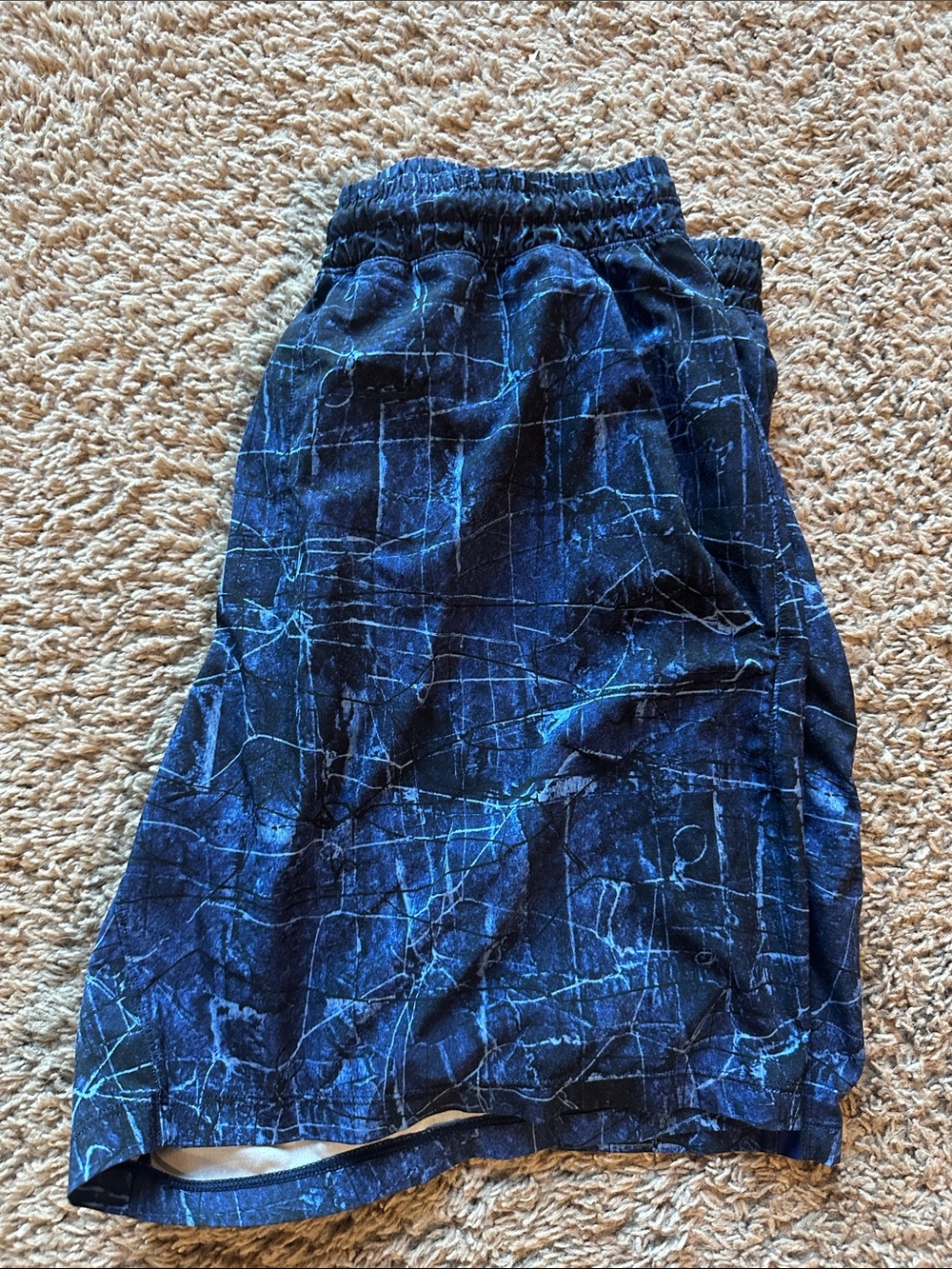 lululemon athletica Men's Blue Abstract Athletic Shorts 7” inseam